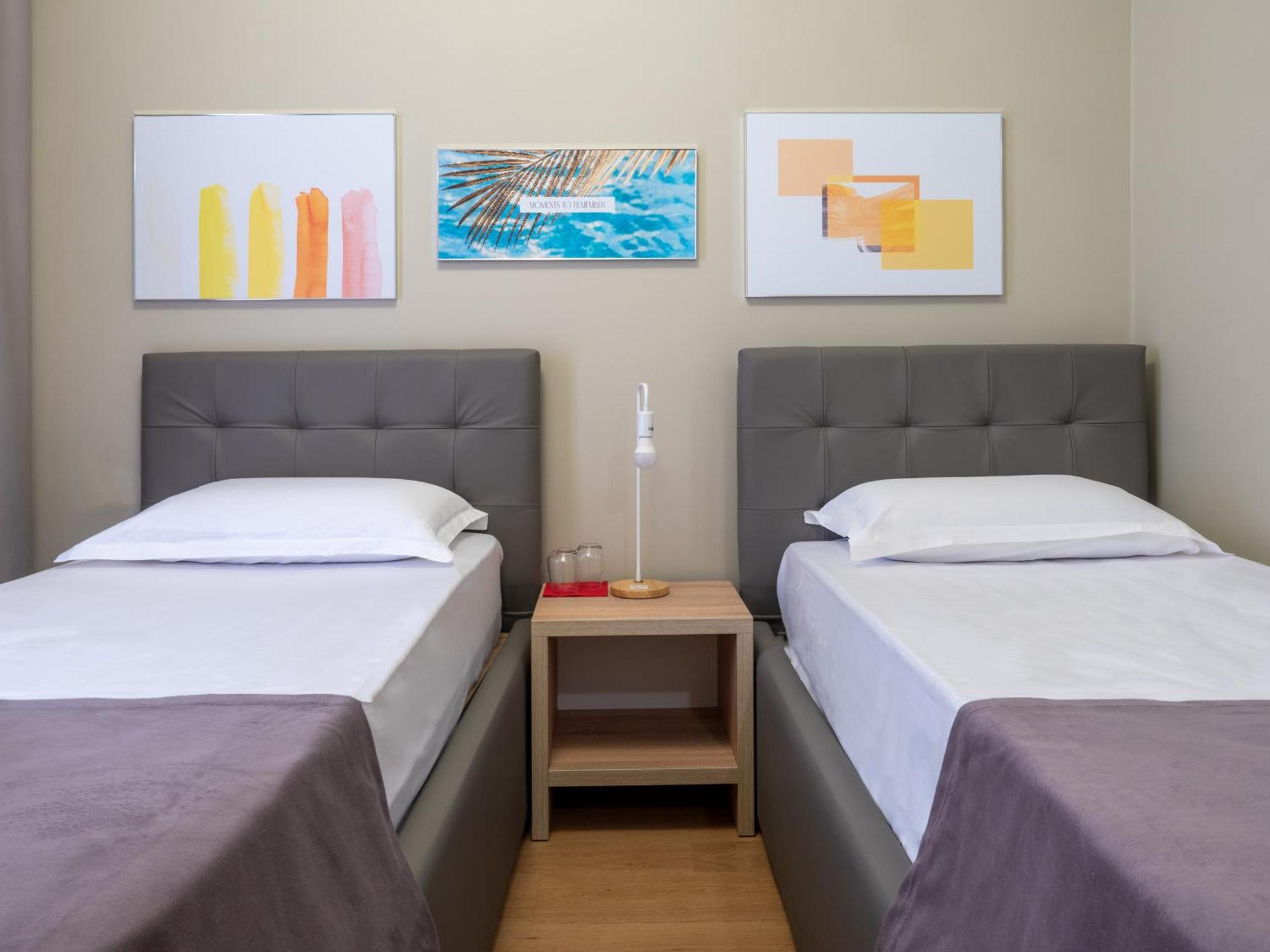 Nia Boutique Hotel By Rapo'S Resort Himare Esterno foto